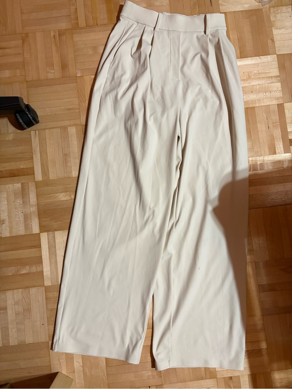 Women’s Cream Pants from Lululemon